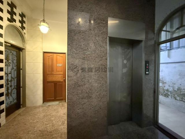 東區透天-11